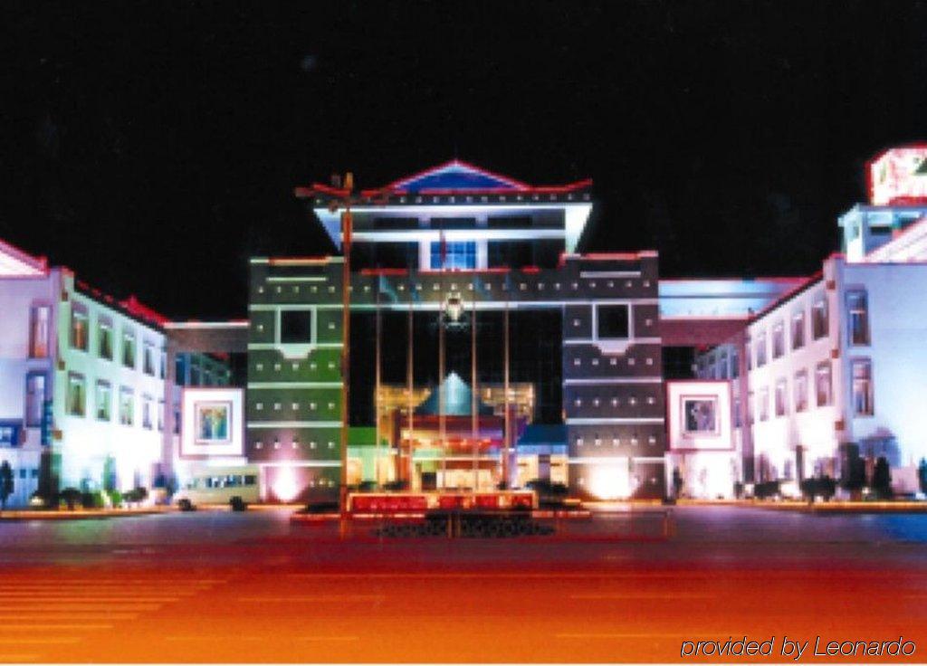 Yunnan Aviation Sightseeing Hotel Of Xishuangbanna Exterior photo